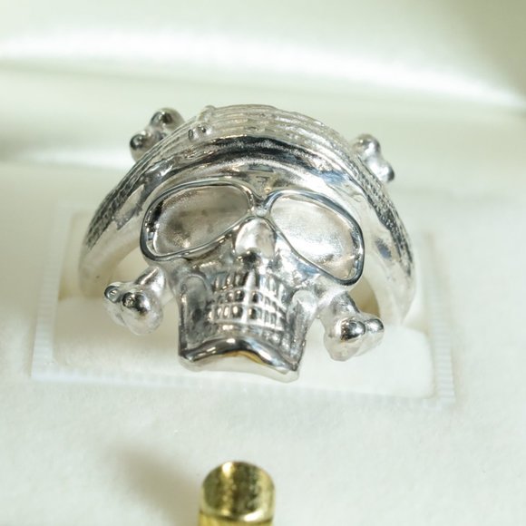 Pirate Skull Ring - Picture 2 of 7